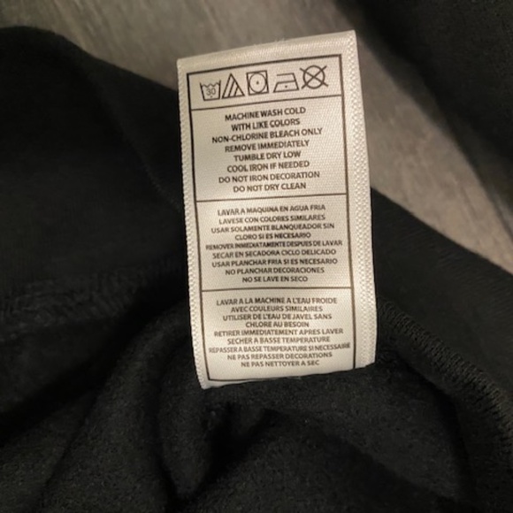 Mitchell & Ness Vancouver Grizzlies Classic Logo Black Hoodie Size S NWT - Picture 9 of 9